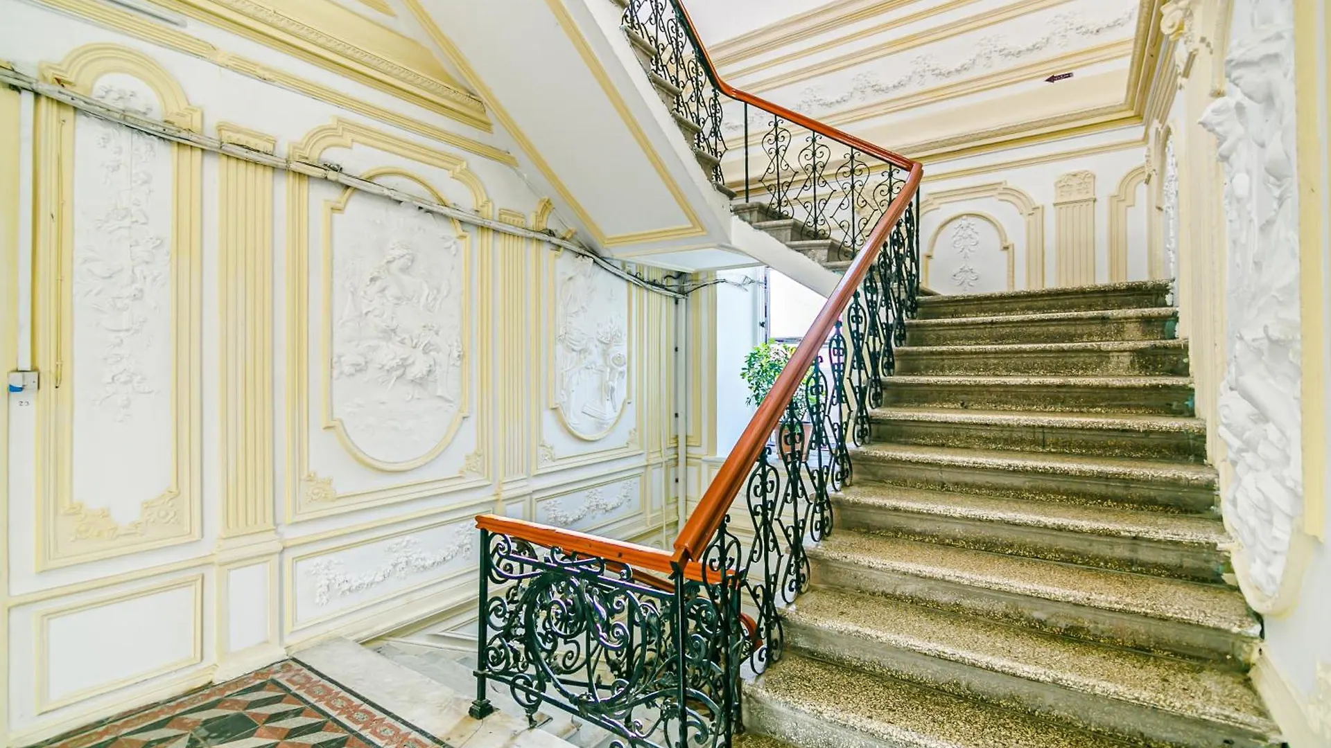 Apartment On Metro Sahil Baku Azerbajdzjan