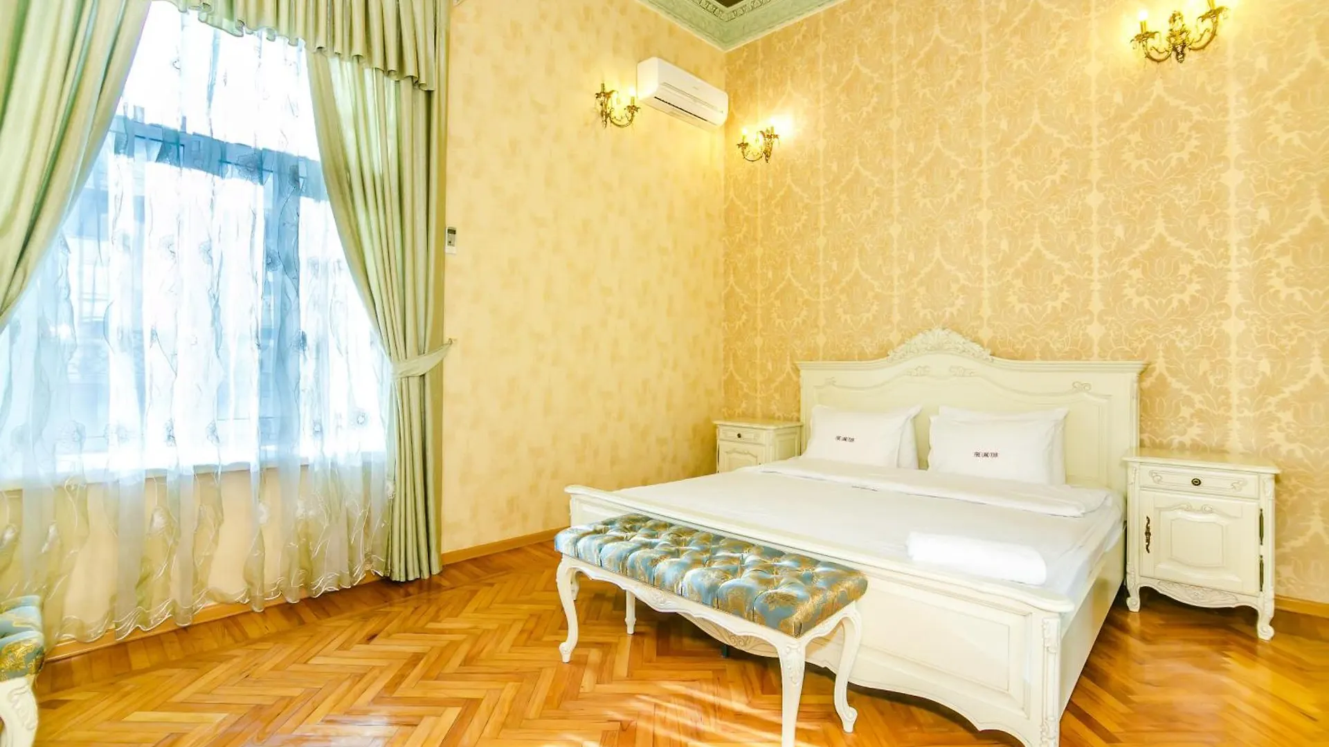 Apartment On Metro Sahil Baku