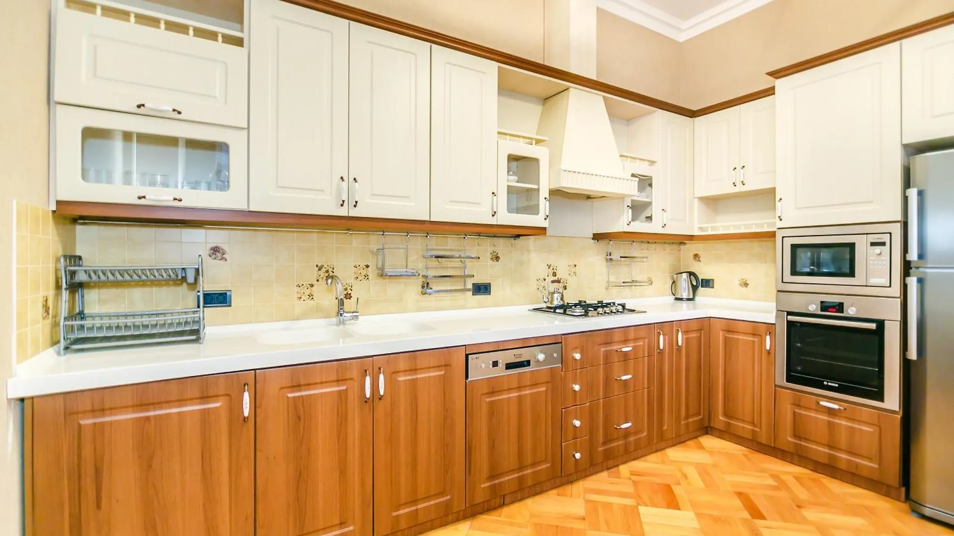 Apartment On Metro Sahil Baku