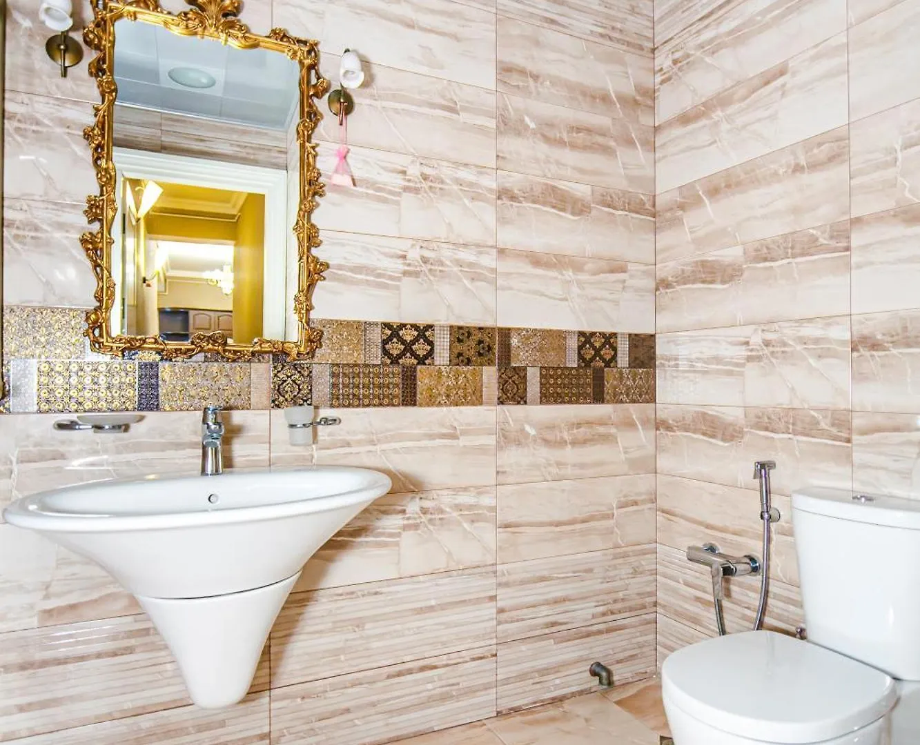 Apartment On Metro Sahil Baku