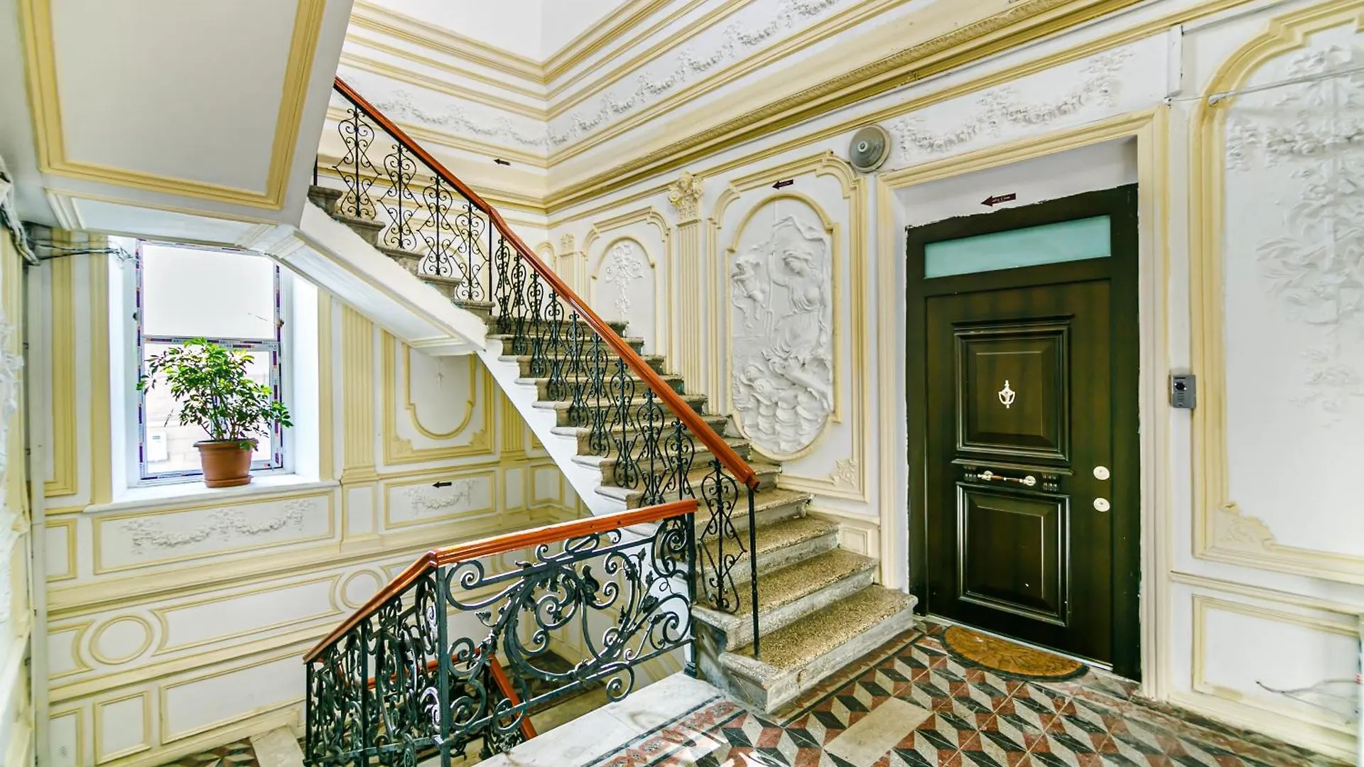 Apartment On Metro Sahil Baku 0*,