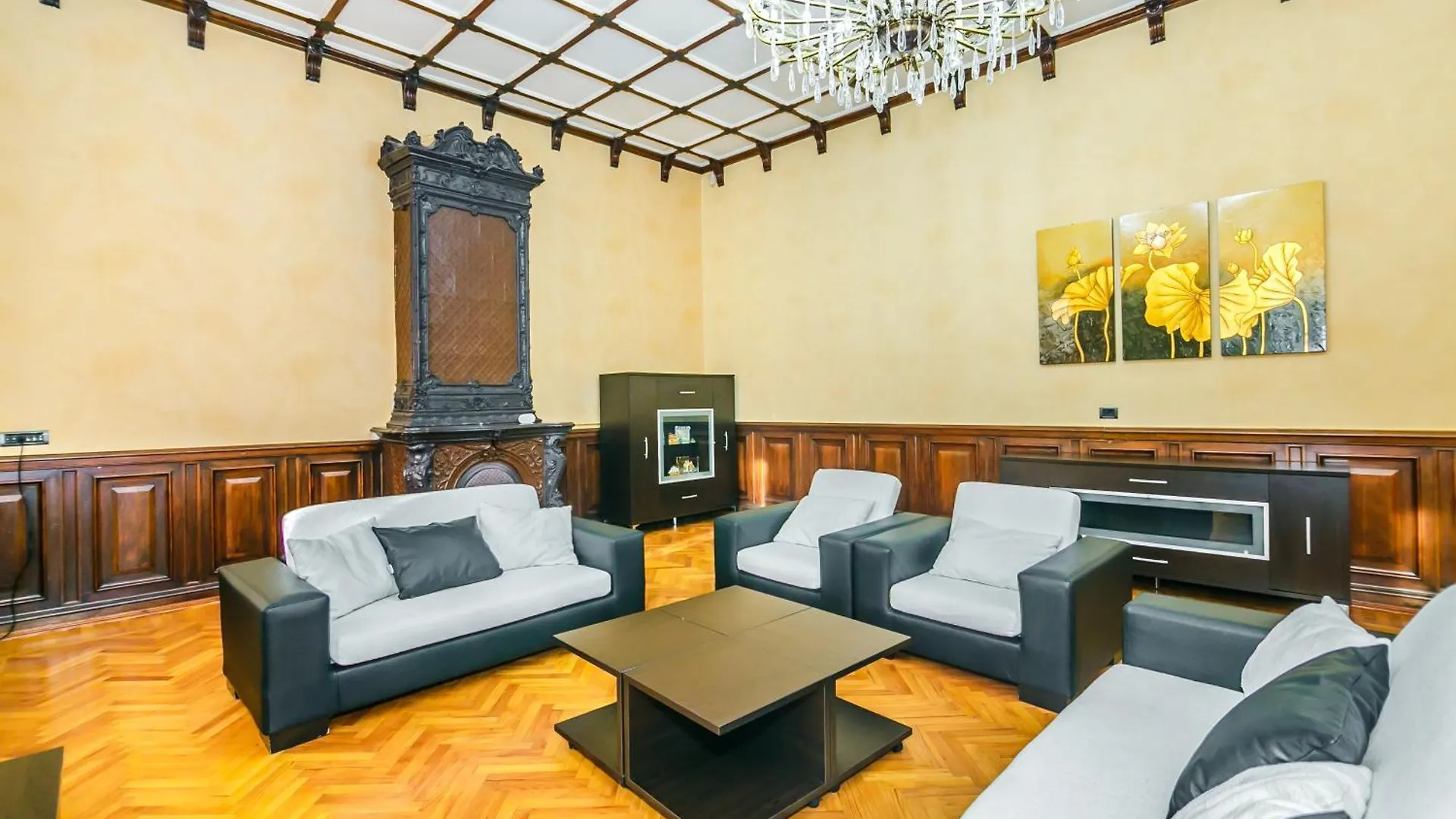 Apartment On Metro Sahil Baku