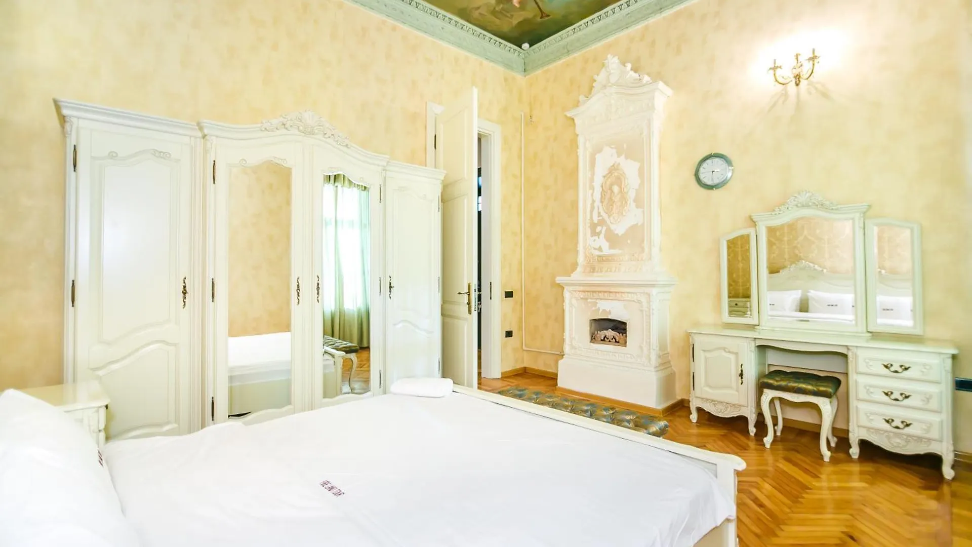 Apartment On Metro Sahil Baku