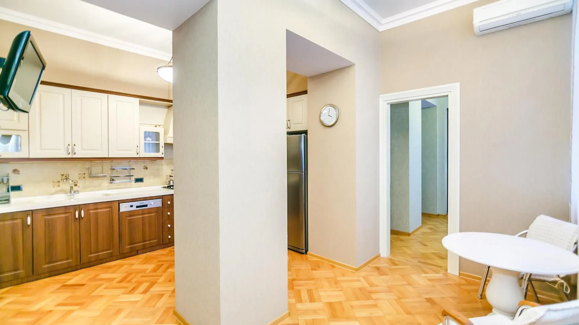 Apartment On Metro Sahil Baku