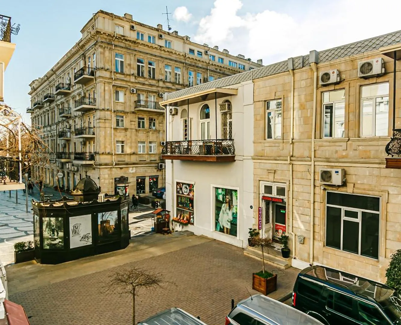 Apartment On Metro Sahil Baku