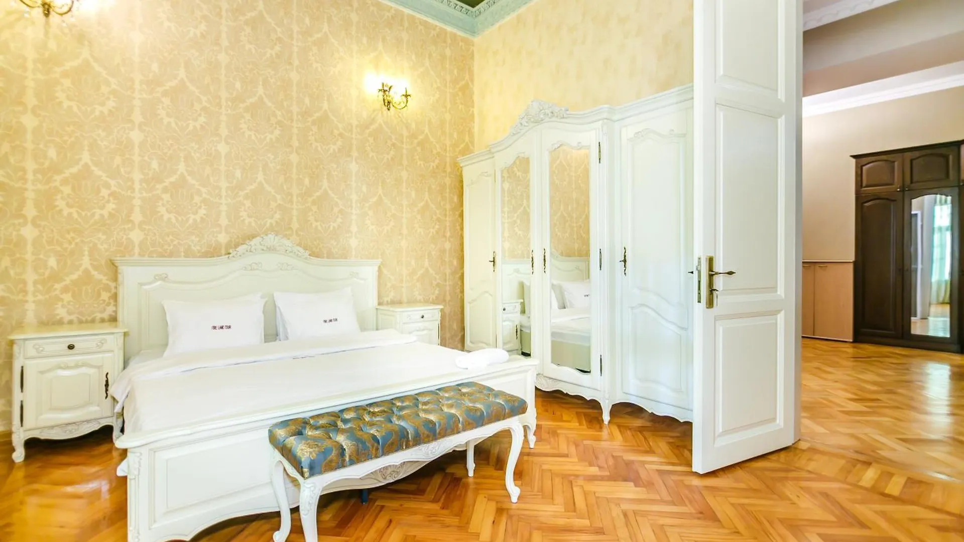 Apartment On Metro Sahil Baku